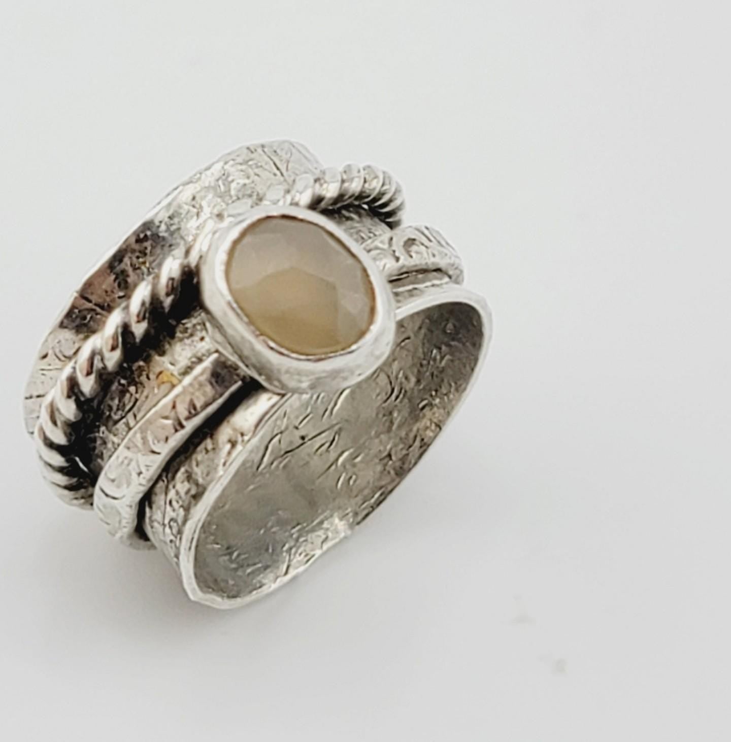 SPINNER RING ANXIETY stress relief with a Moonstone Size 7