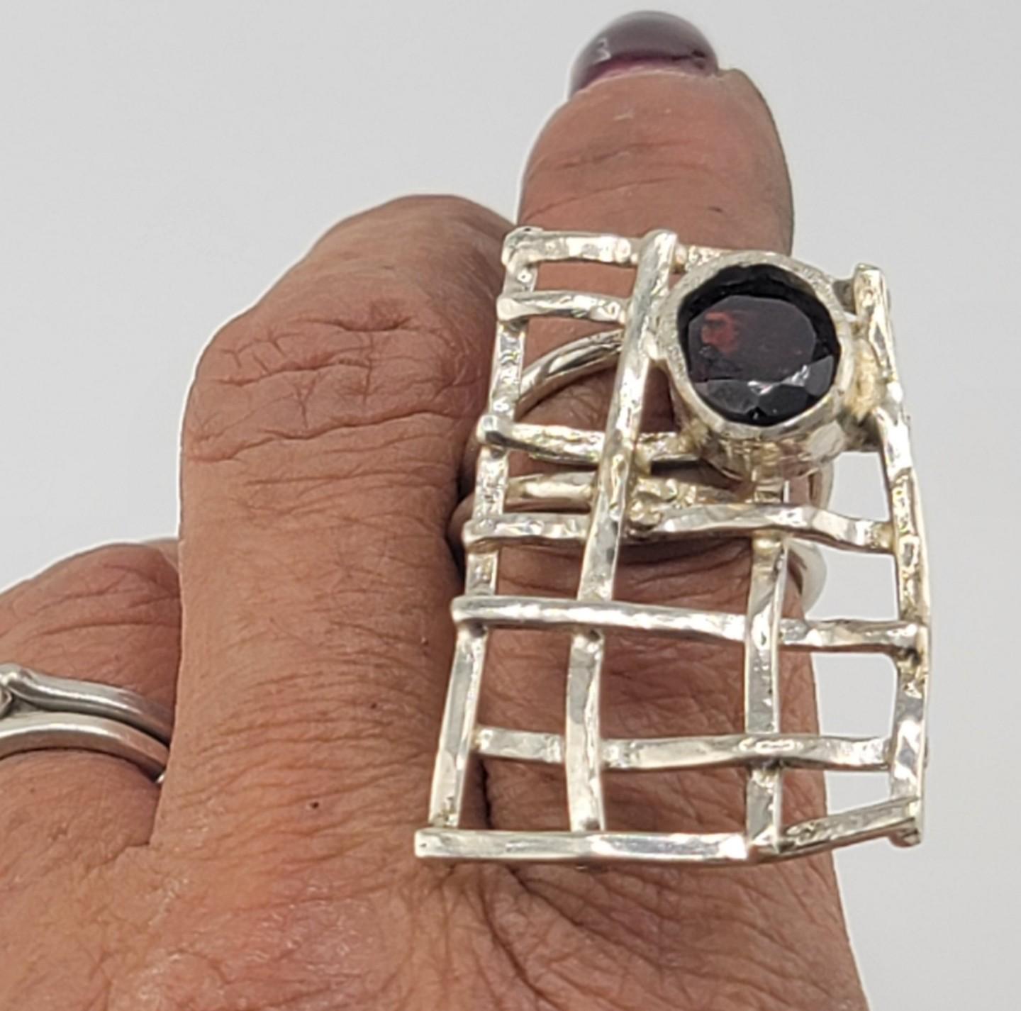 GARNET STYLE STATEMENT RING HANDMADE IN STERLING SILVER METAL SIZE 6