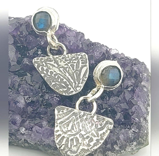 LABRADORITE EMBOSSED EARRINGS