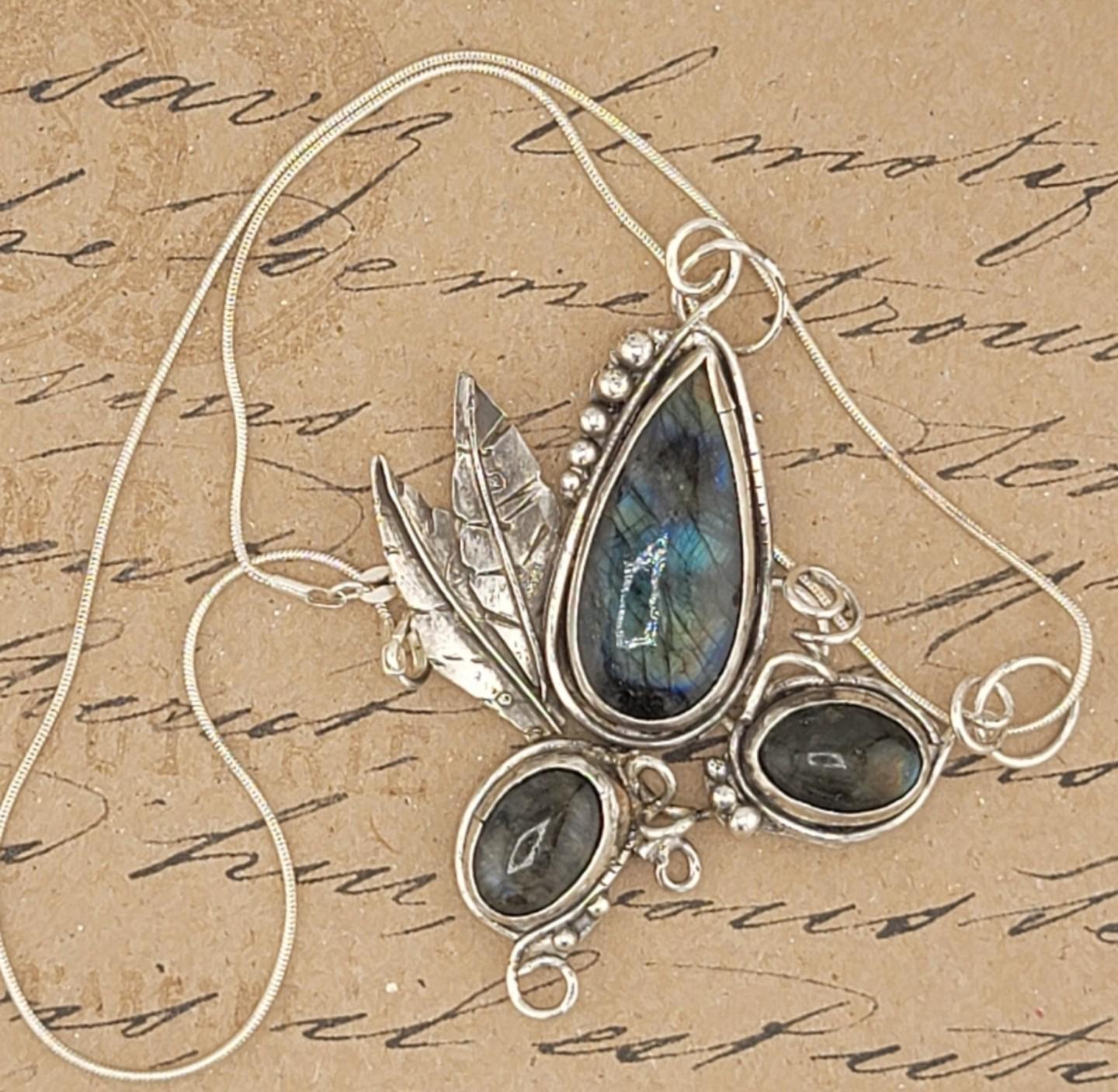 LABRADORITE GARDEN PENDANT