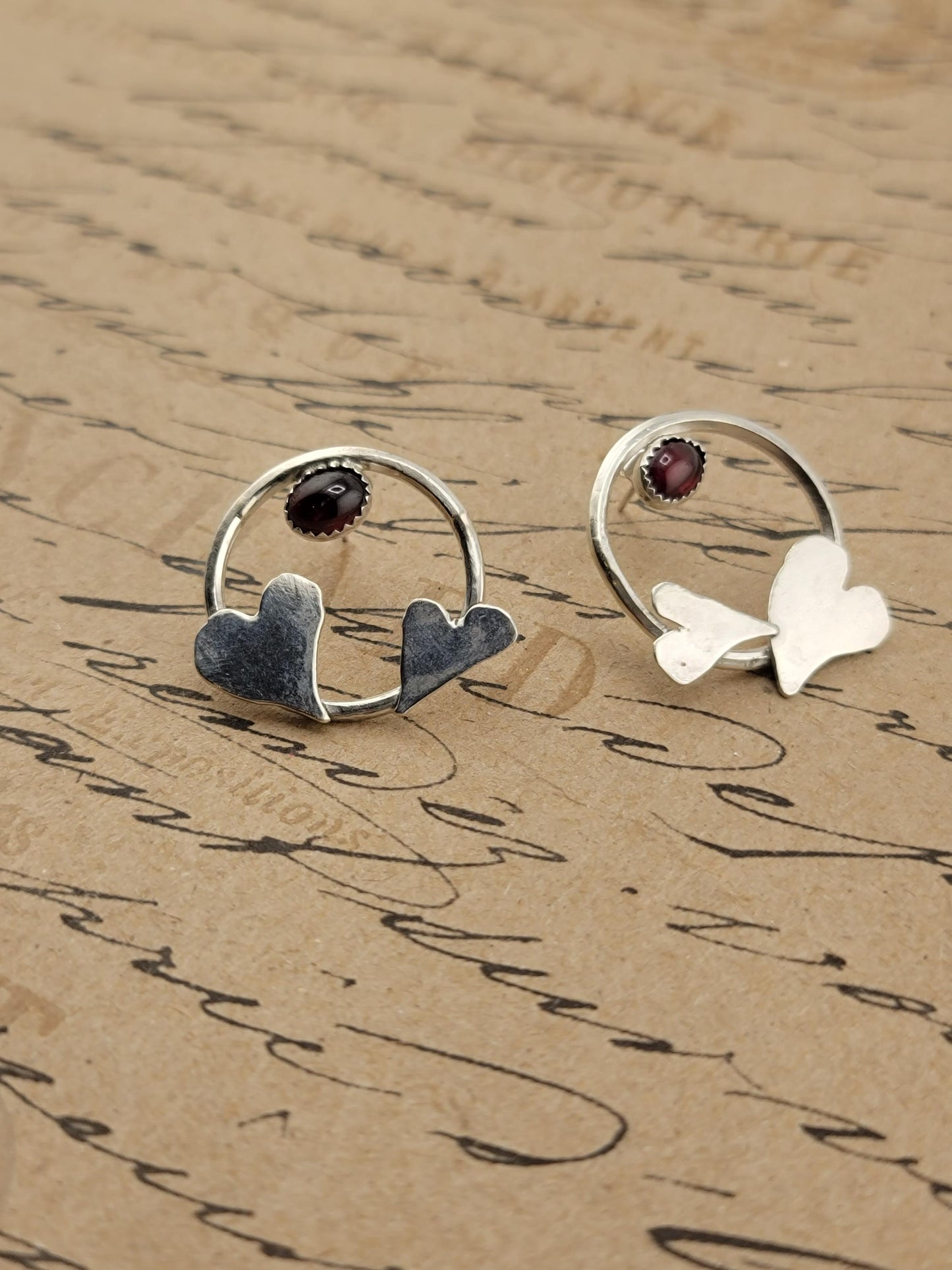 GARNET HEARTS EARRINGS