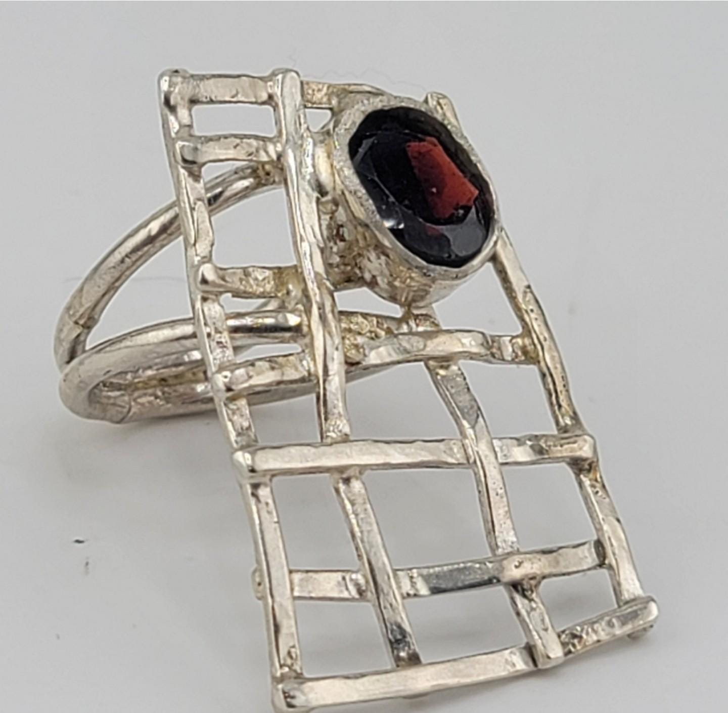 GARNET STYLE STATEMENT RING HANDMADE IN STERLING SILVER METAL SIZE 6