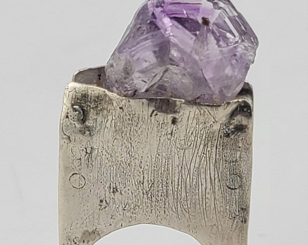 RAW AMETHYST STATEMENT RING